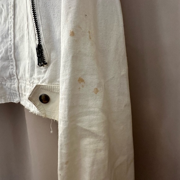 White Jacket w/ Zippers - Picture 9 of 12